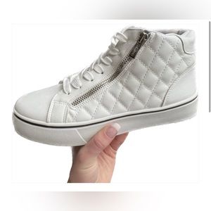 Women’s White Fashion Sneakers